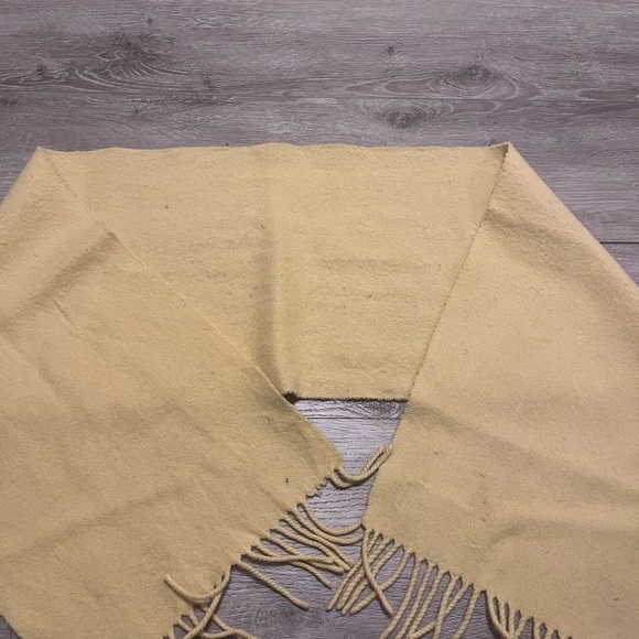 Yellow Scarf - Picture 4 of 4